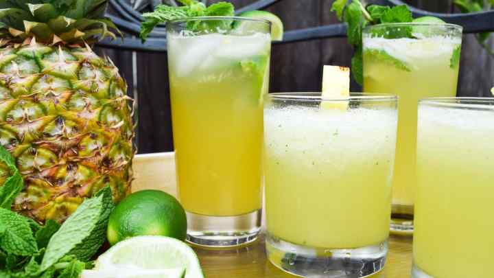 Як приготувати коктейль з ананасовим соком