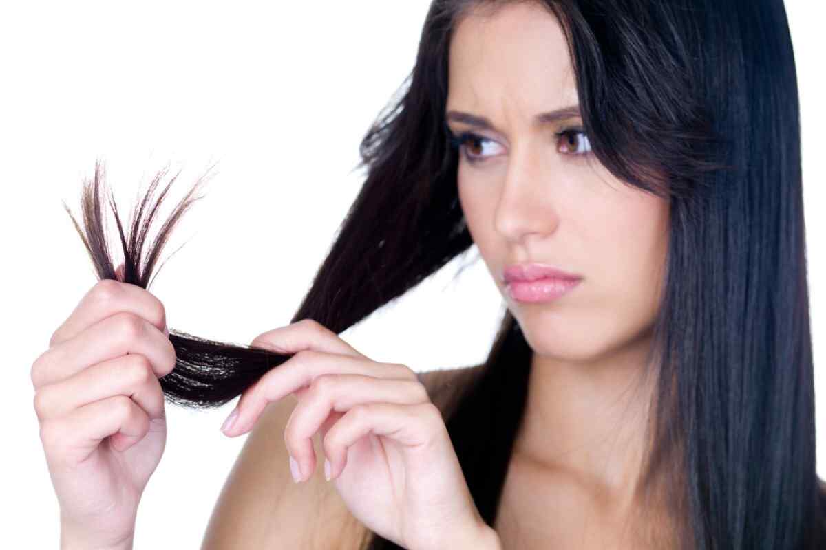 Як прибрати секущиеся кінчики волосся, не зістригаючи їх