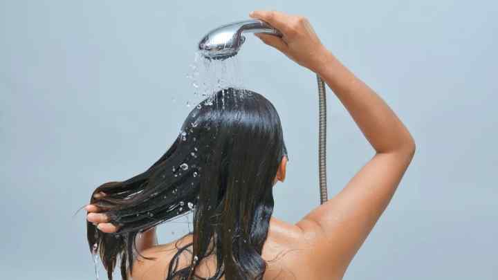 Як діє морська вода на волосся