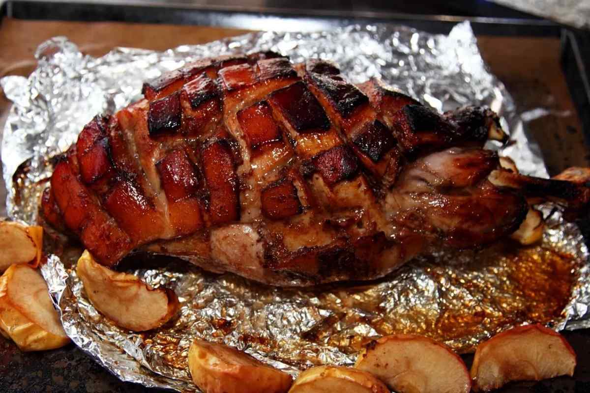 Як приготувати свинину в духовці у фользі
