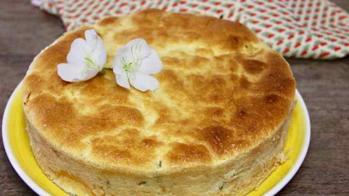 Рецепт простого і смачного пирога з кефіру