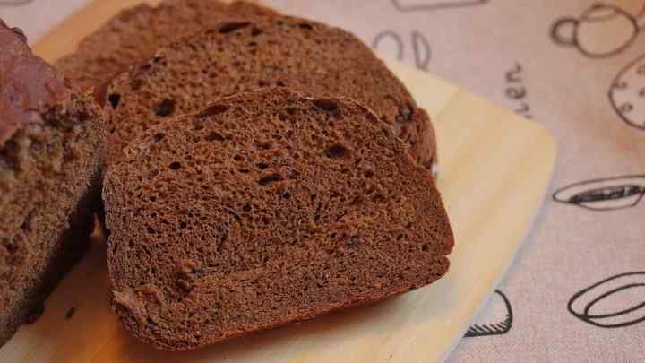 Як приготувати домашній чорний хліб