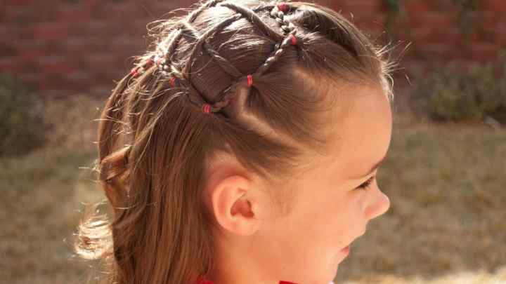 Як заплести косички на дитячому волоссі