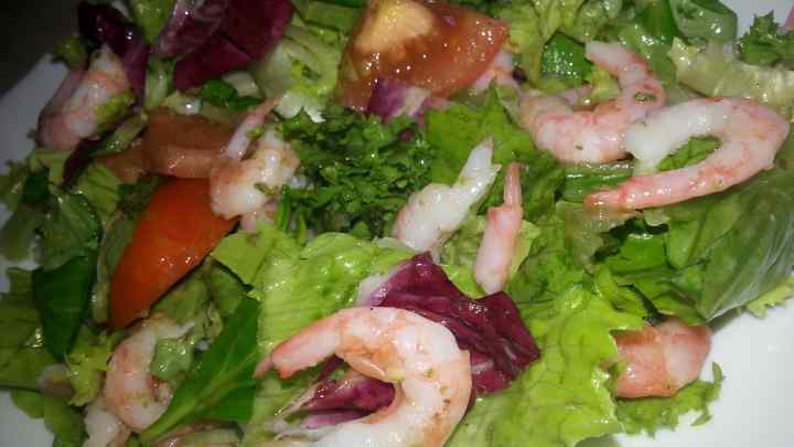 Як приготувати салат з морепродуктів: два простих рецепти
