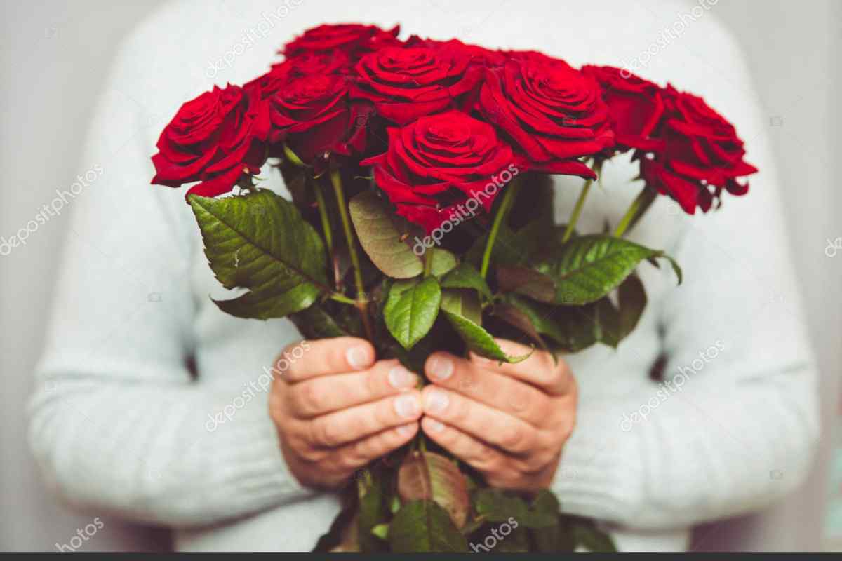 Які троянди краще подарувати дівчині