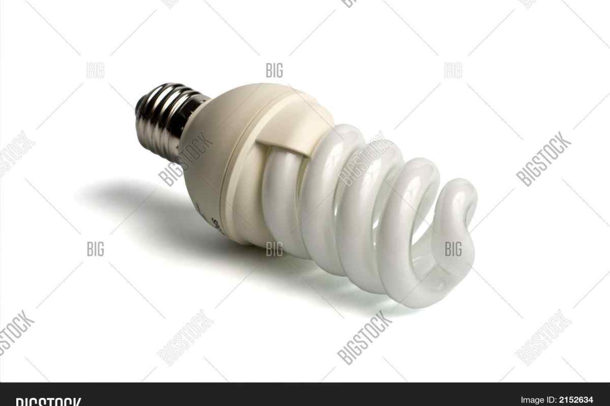 Чим вигідні енергозберігаючі лампи