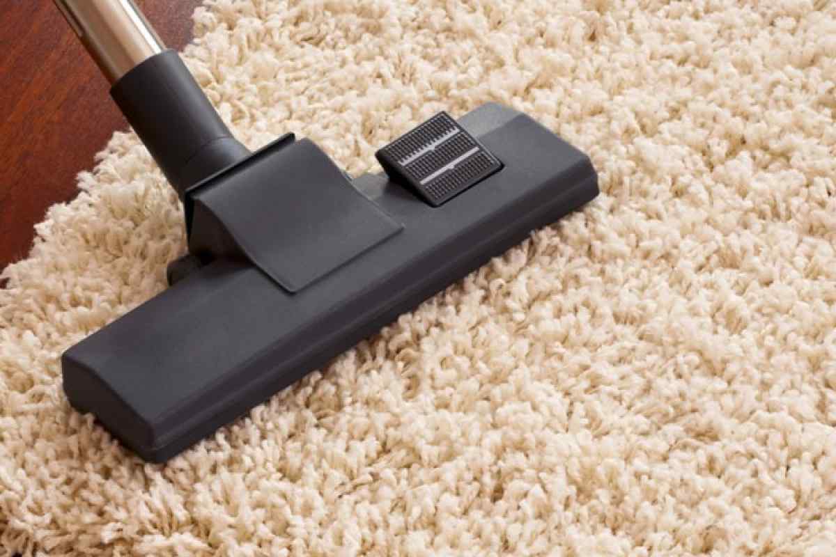 Як чистити килими з довгим ворсом