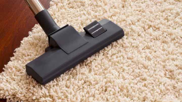 Як чистити килими з довгим ворсом