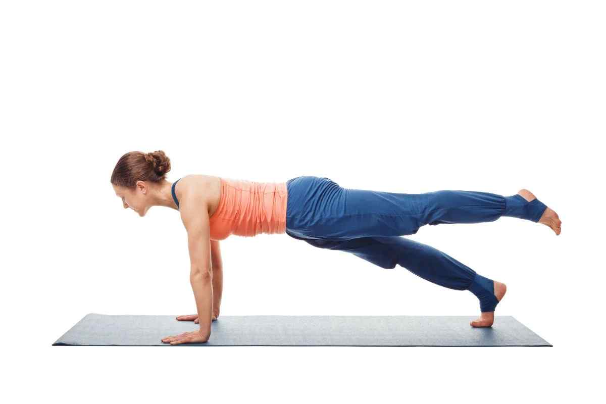 Як за допомогою йоги підтягнути живіт: 5 ефективних вправ