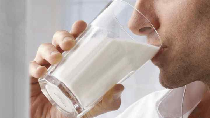 Чи корисно пити парне молоко?
