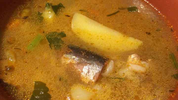Суп з рибних консервів - швидко і просто