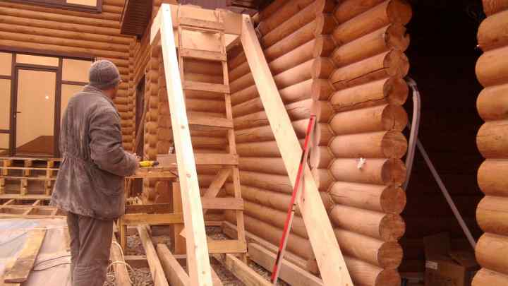 Який дерев 'яний будинок краще будувати