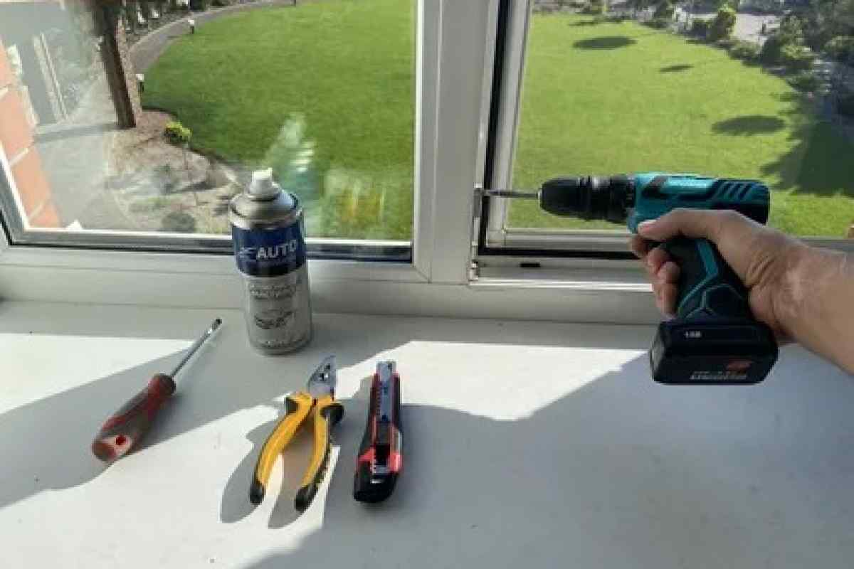 Як усунути подряпини на пластикових вікнах