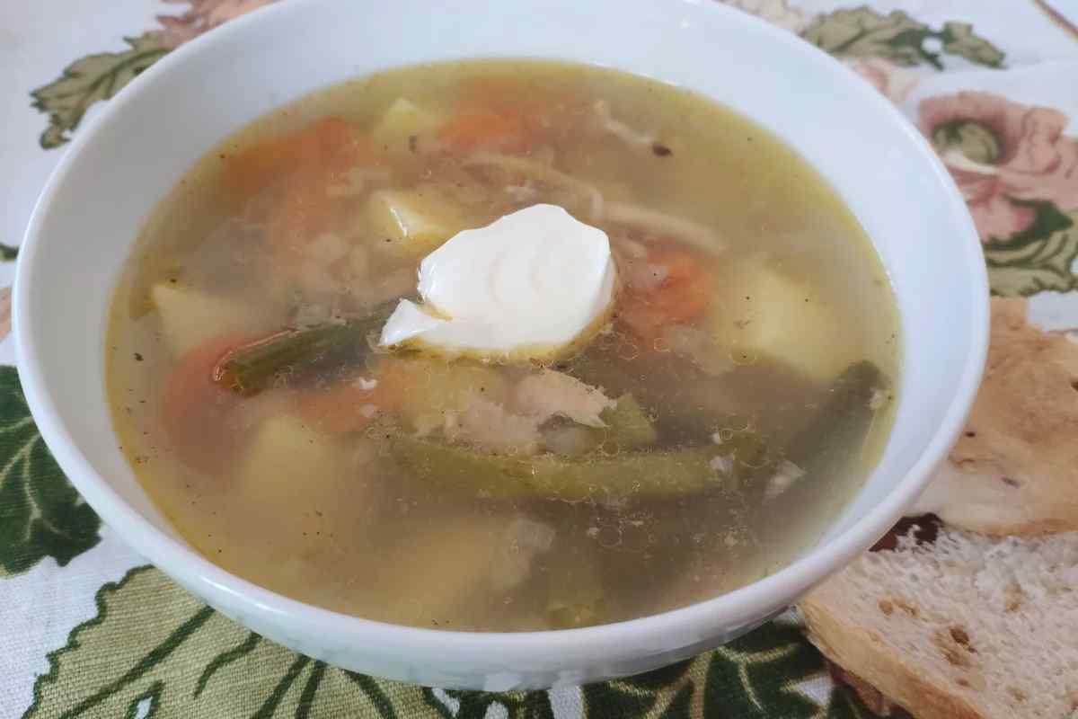 Як приготувати суп з білою і червоною квасіллю