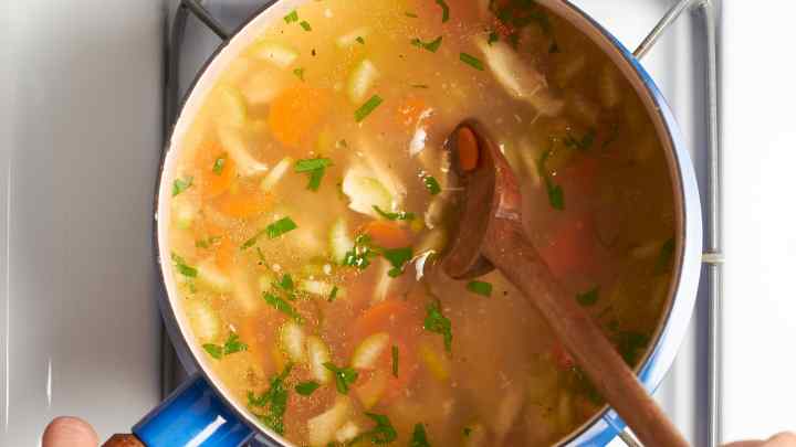 Як врятувати пересолений суп