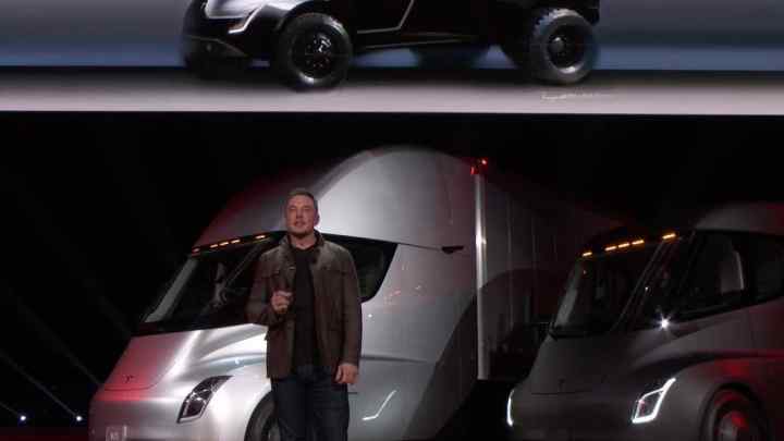 Ілон Маск показав електровантажівку з автопілотом, який розганяється швидше за суперкара