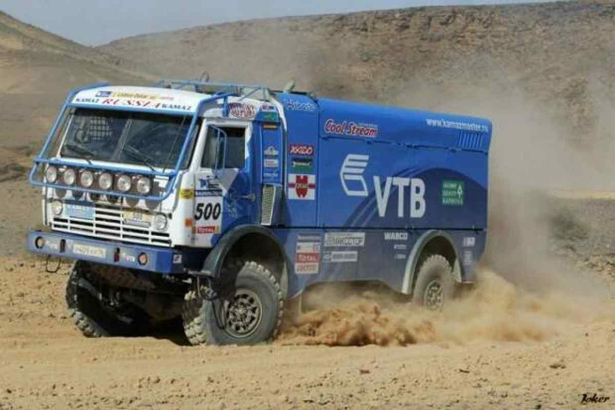 Як КАМАЗ став фаворитом гонок "Дакар" і живою легендою серед спортивних вантажівок