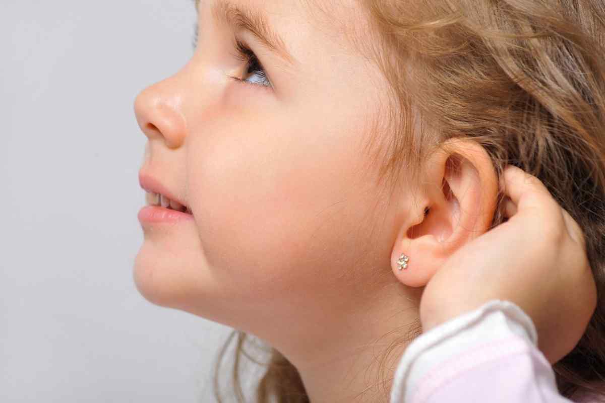 Коли краще проколювати вуха дитині