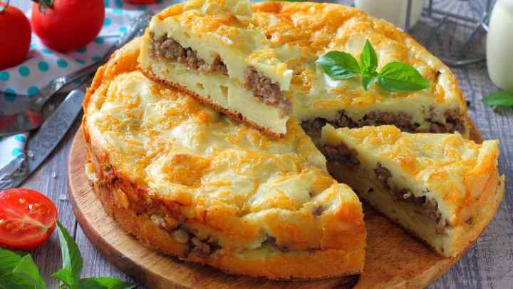 Як зробити смачний і простий картопляний пиріг