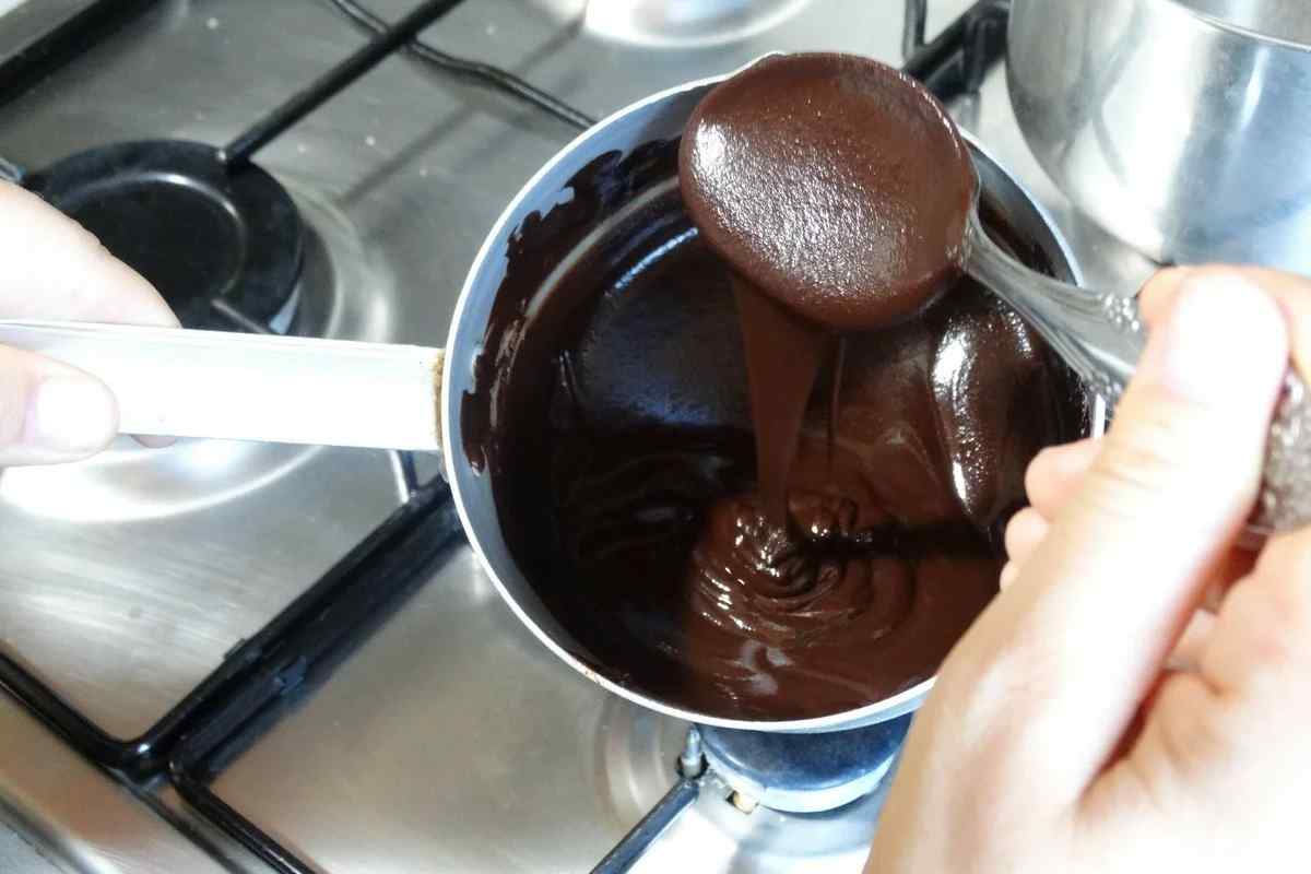 Простий рецепт приготування гарячого шоколаду