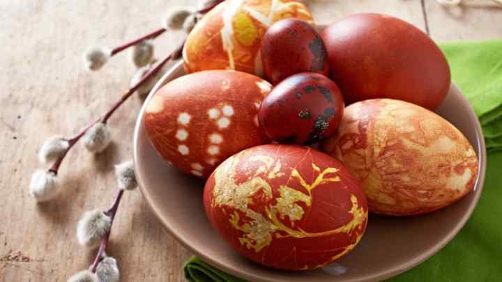 Як і коли фарбувати яйця до Великодня