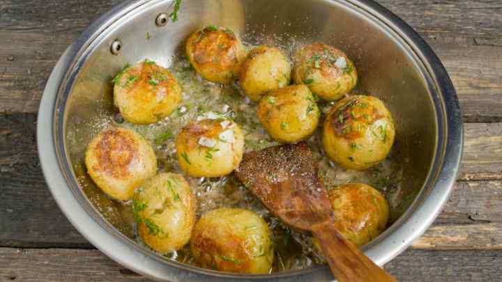 Як підсмажити картоплю з корочкою