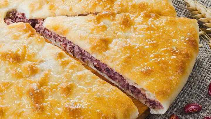 Як зробити осетинський пиріг із сиром і картоплею