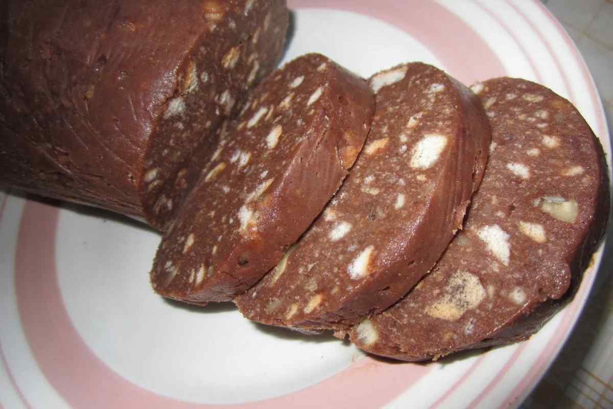 Як приготувати шоколадну ковбасу з печива