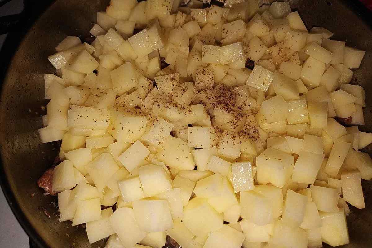 Курячі сердечки з картоплею в мультиварку