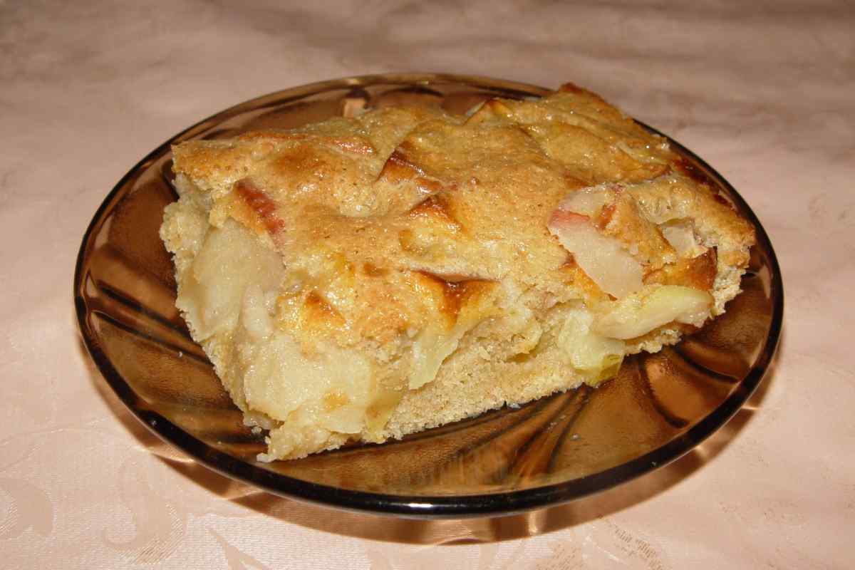 Як приготувати шаровий пиріг з яблуками і сиром