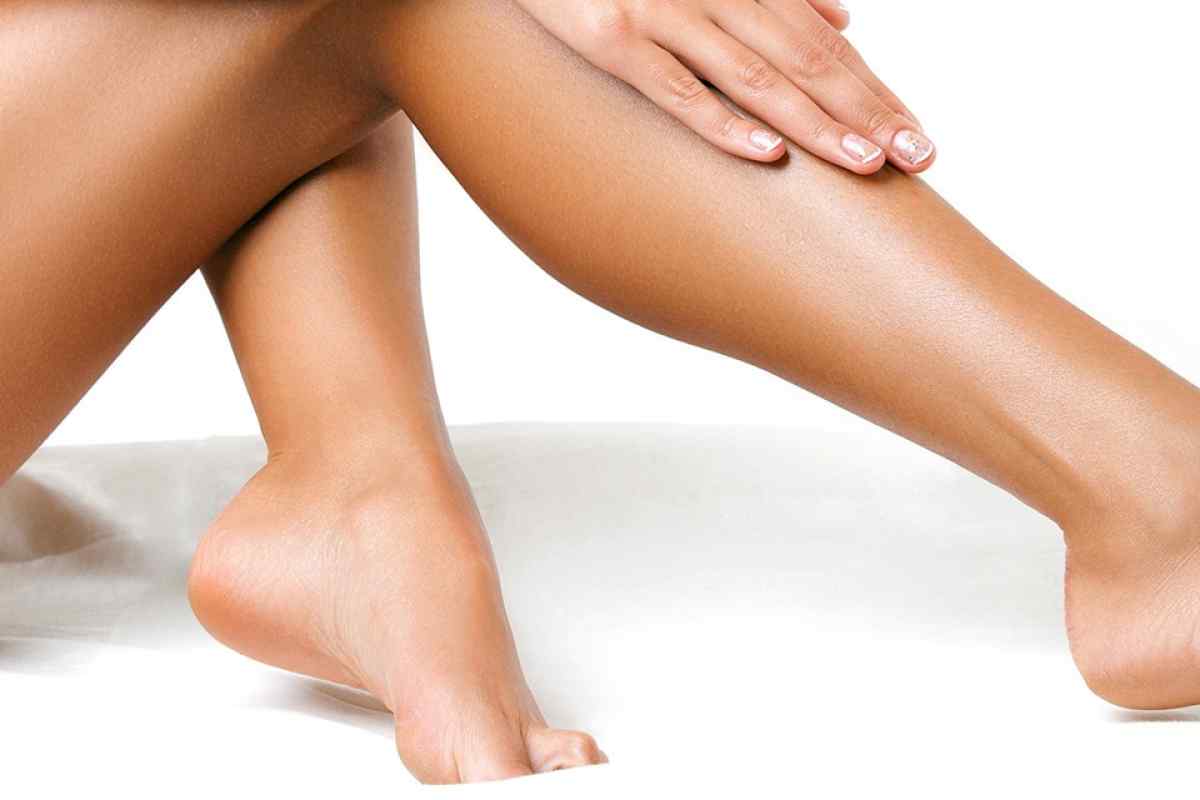 Як зробити шкіру на ногах гладкою