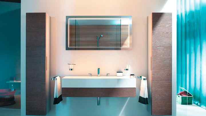 Шафа навісної для ванної: різновиди та особливості вибору