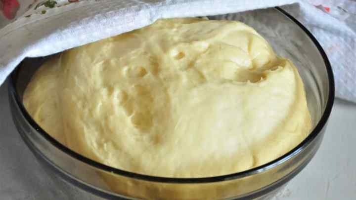 Рецепт тесту з сухими дріжджами для випічки пирогів