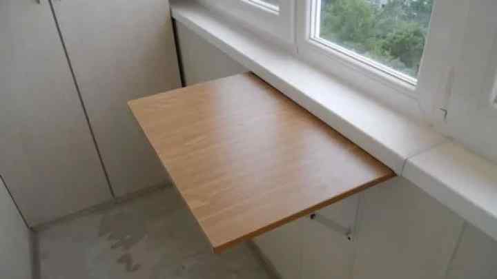 Відкидний столик для балкона: особливості та переваги