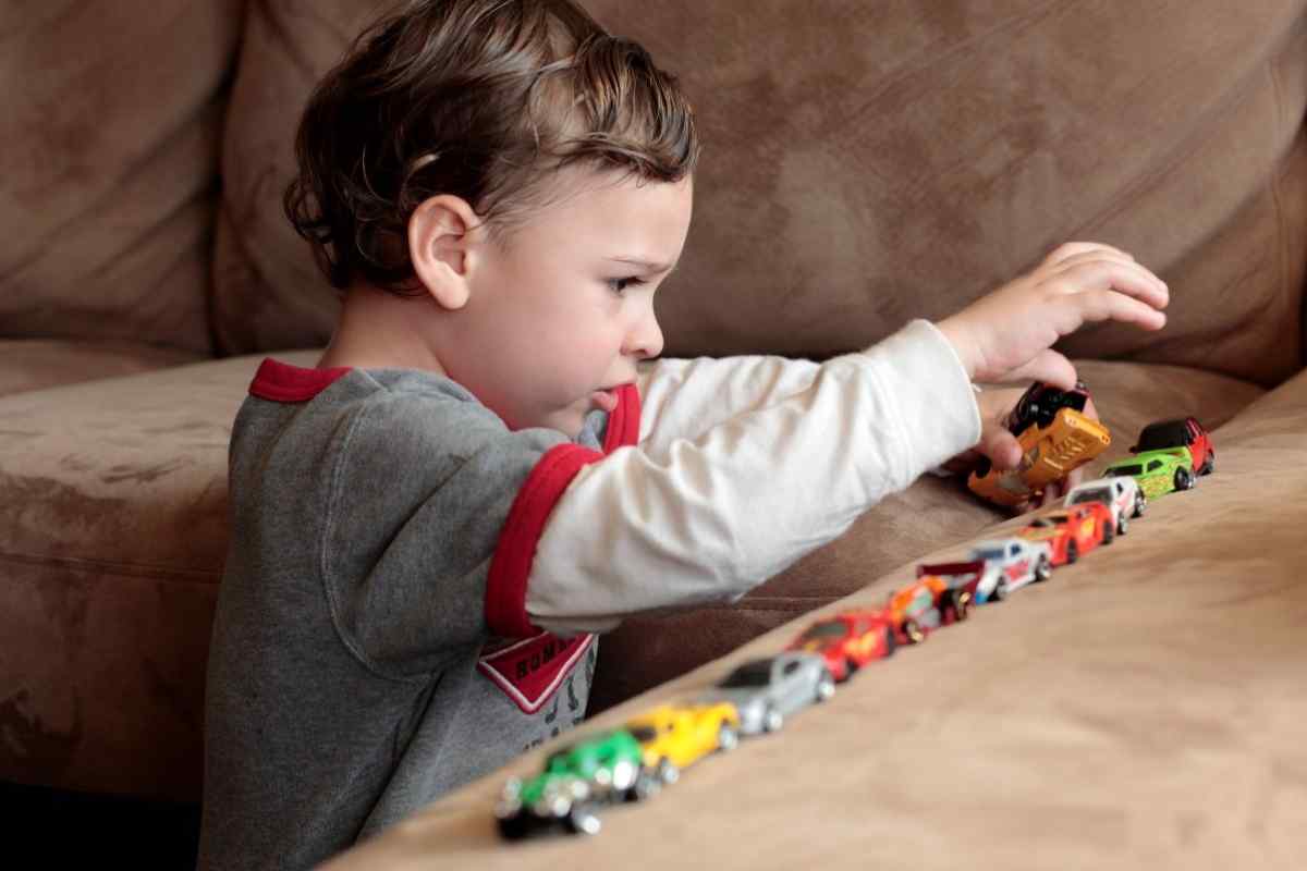 Як розпізнати у дитини аутизм