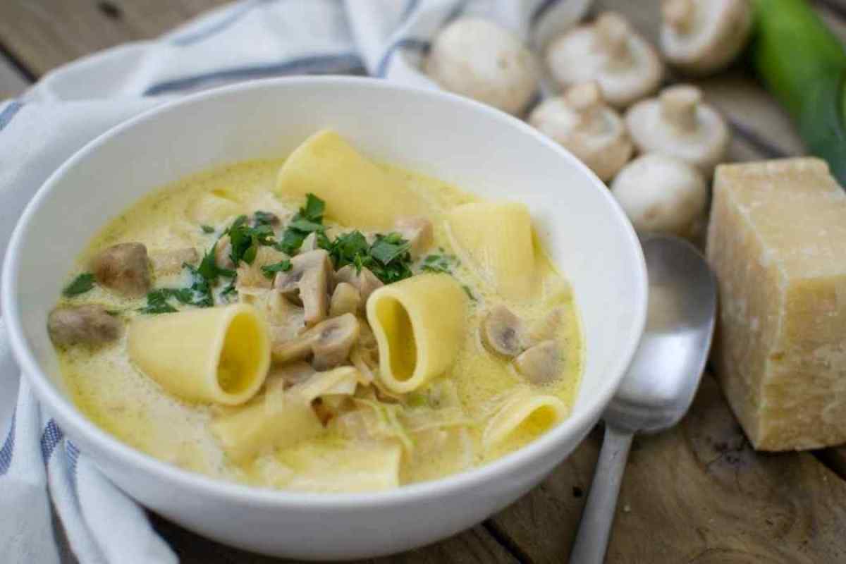 Як приготувати густий суп з фасіллю і макаронами