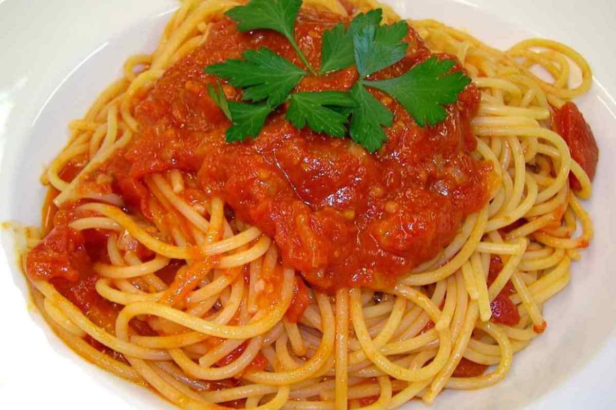 Як приготувати спагеті в горіховому соусі