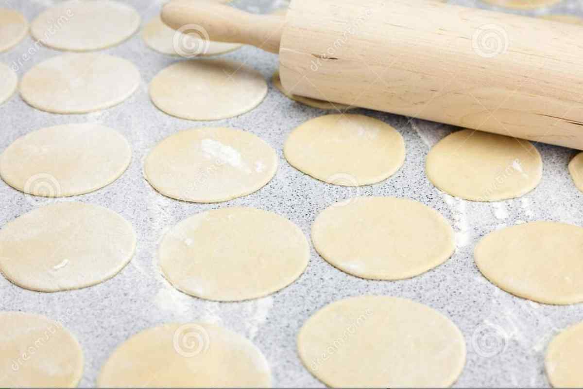 Як приготувати тісто на пельмені