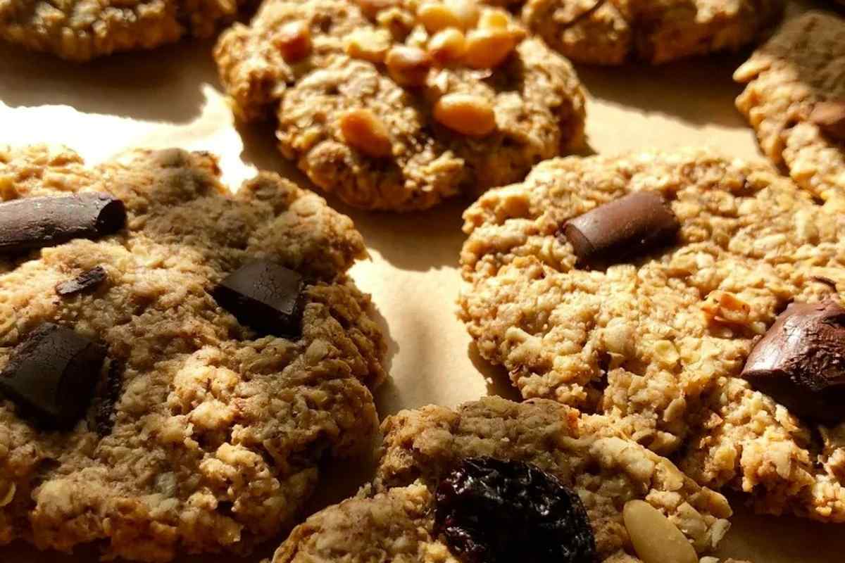 Як спекти арахісове печиво з ізюмом