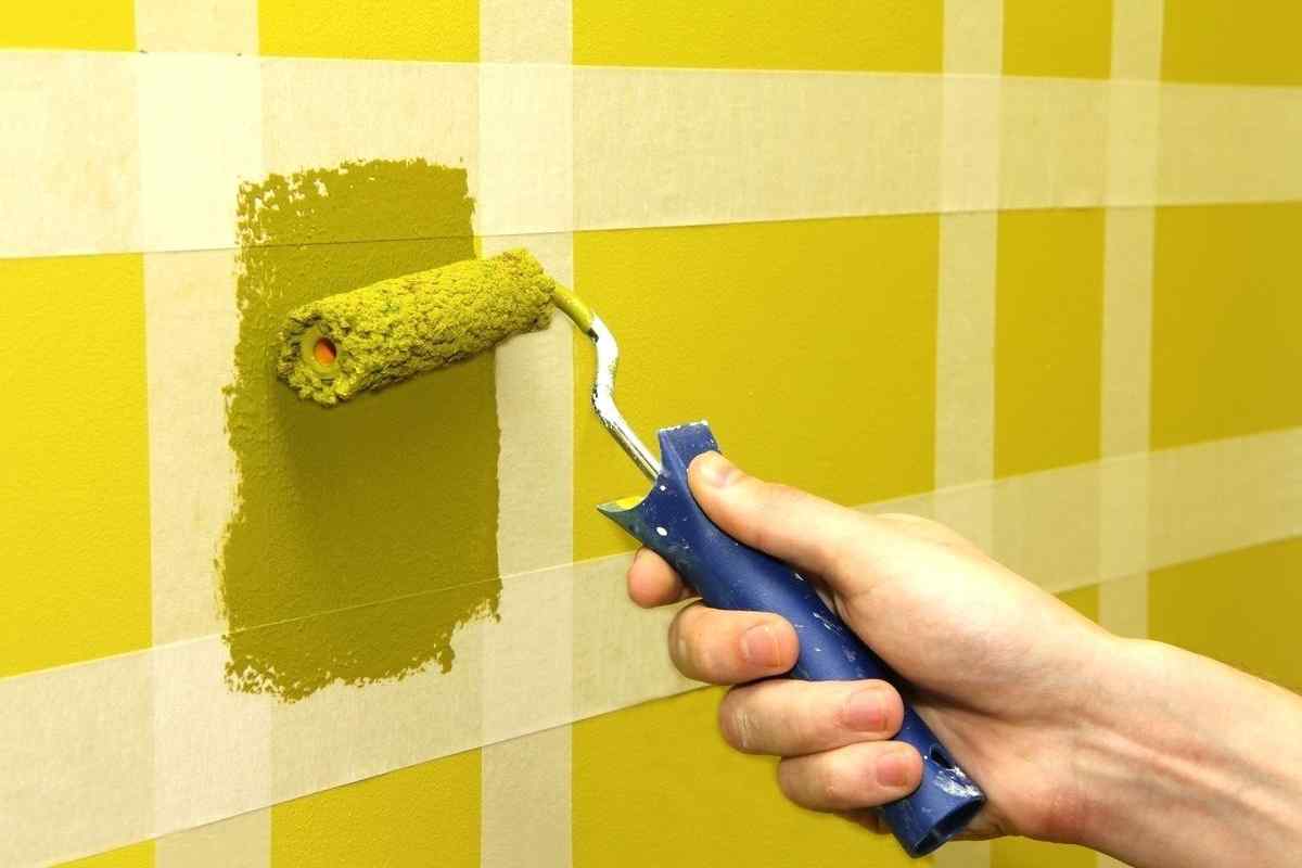 Як пофарбувати стіни водоемульсійною фарбою