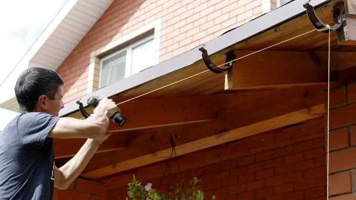 Як встановити злив на даху