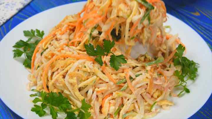 Рецепт салату з кальмарами