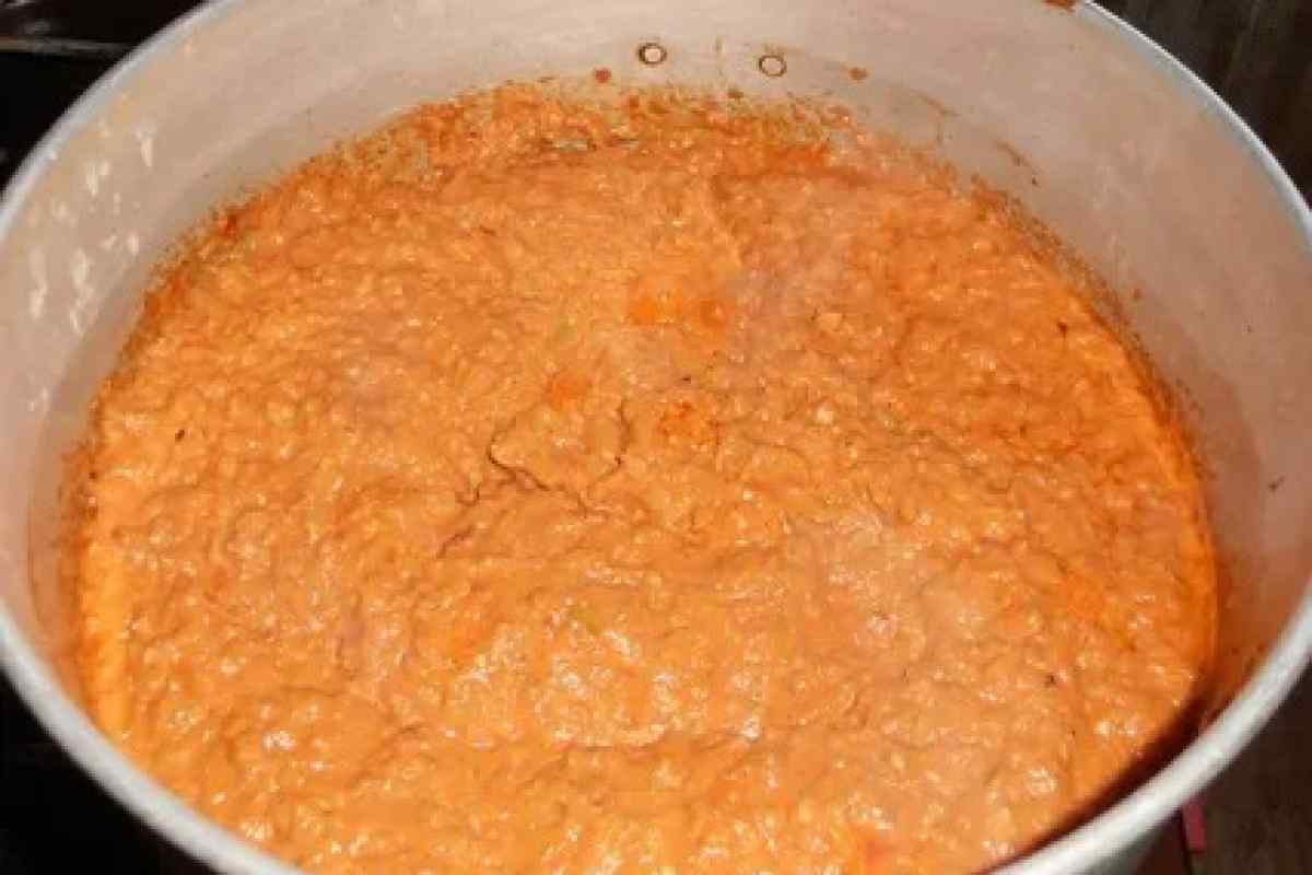 Як приготувати кабачкову ікру з томатною пастою