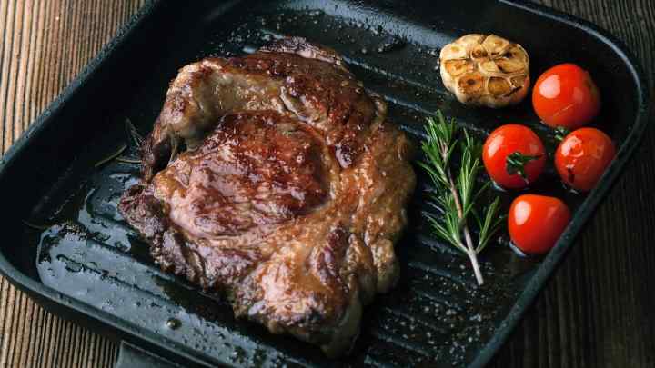 Як смачно приготувати яловичий стейк