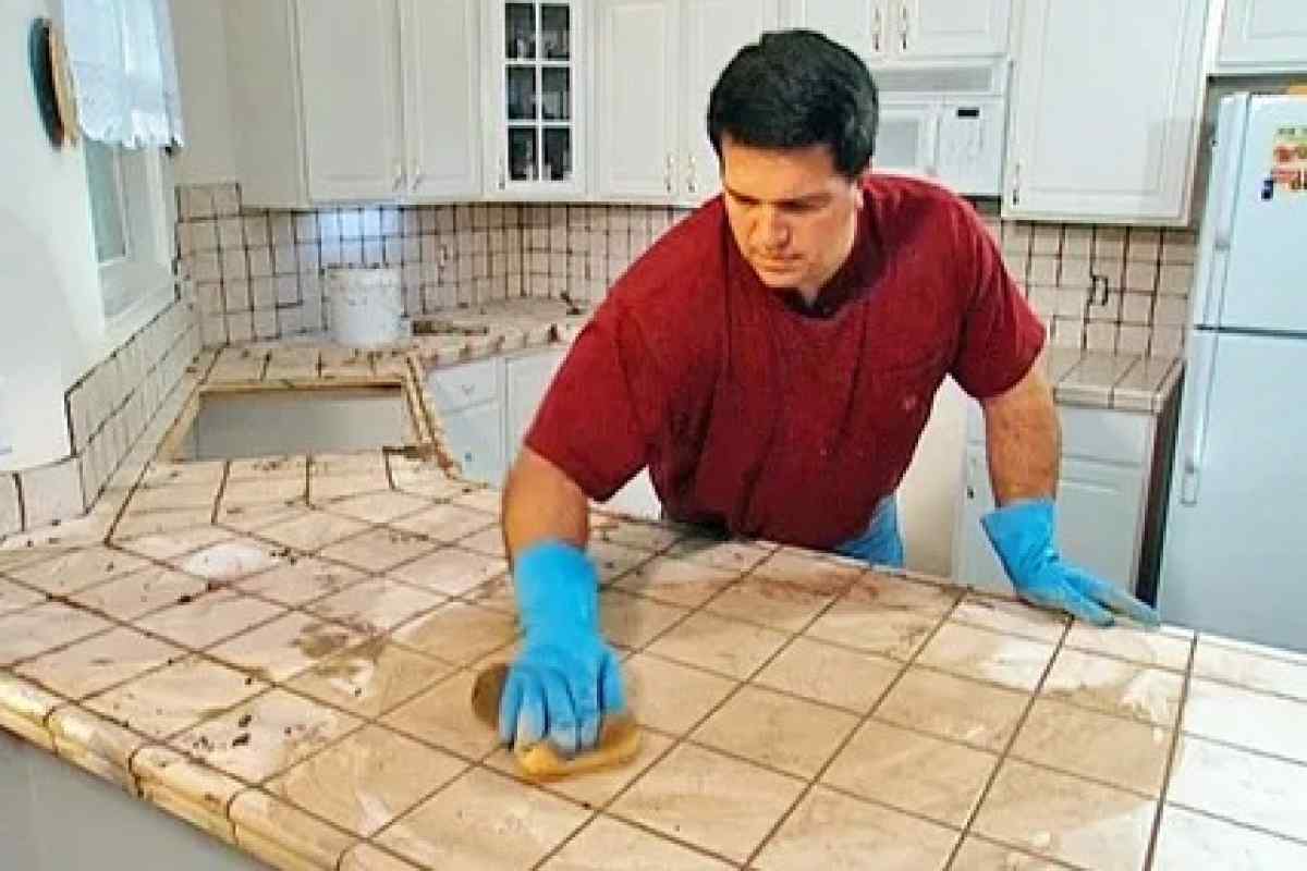 Як клеїти плитку в кухні