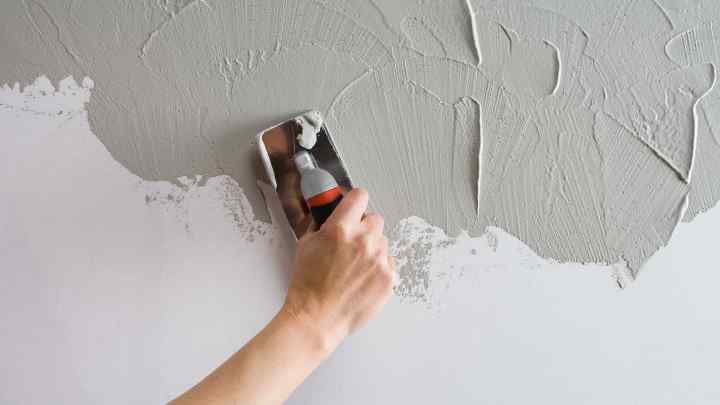 Як наносити шпатлівку на стіни