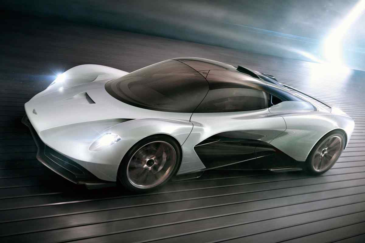 Aston Martin потролив конкурентів новим гіперкаром- "могильником"