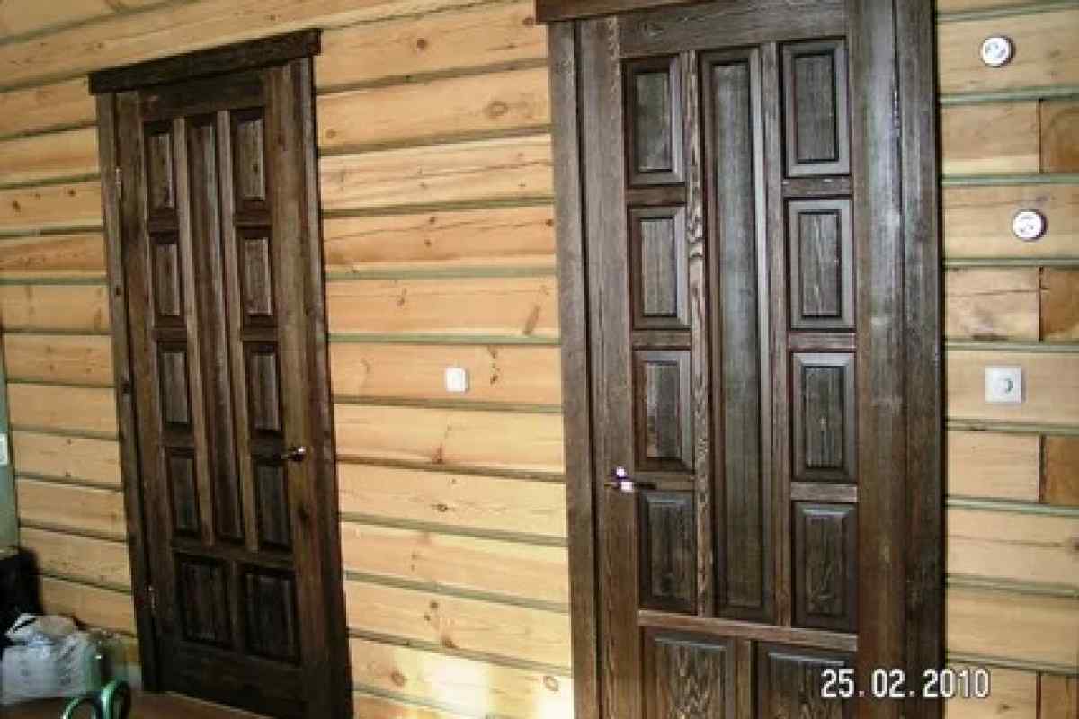 Як обити дерев 'яні двері