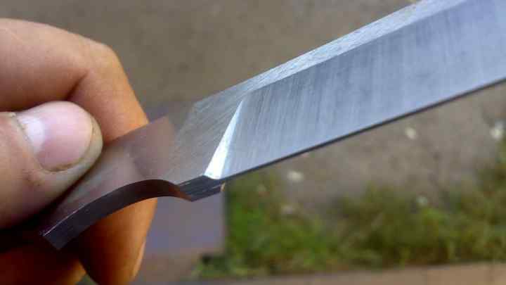Макетний ніж: як вибрати і як використовувати