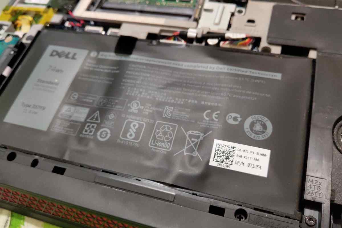 Як увімкнути ноутбук без батареї